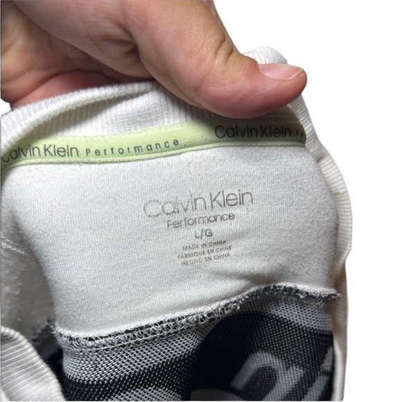 Calvin Klein White and Black Crewneck Sweatshirt Size Large - Picture 10 of 11